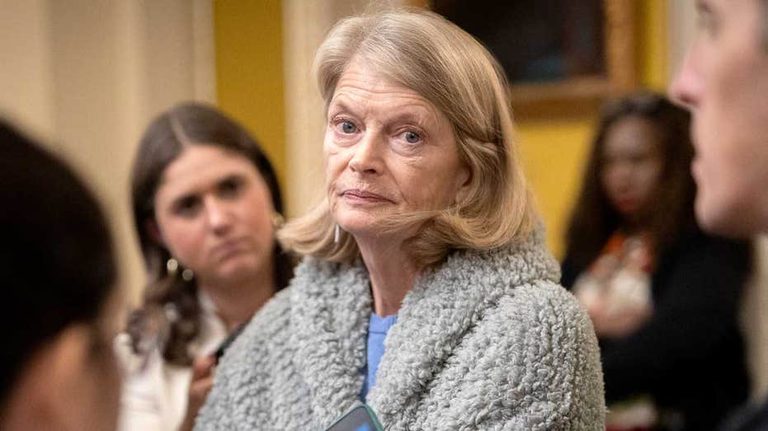 Sen Murkowski Backs Democrat Kreiss Tomkins For Alaska Governor While President