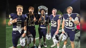 Seton Catholic Cougars Win Senior Night 14 7 Over La Center Remain Trico Leaders