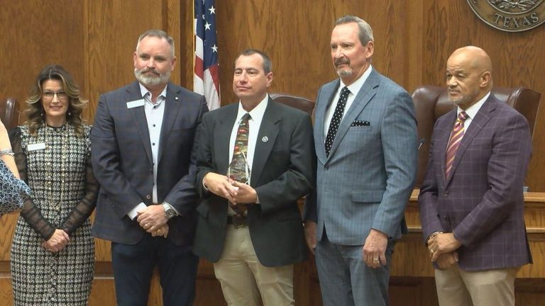 Smith County Deputy Sherman Dollison Honored For 25 Years Of Service After 2005