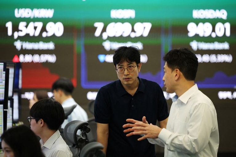 South Korean Market Rallies Nearly 2 As Chip Exports Hit Record High