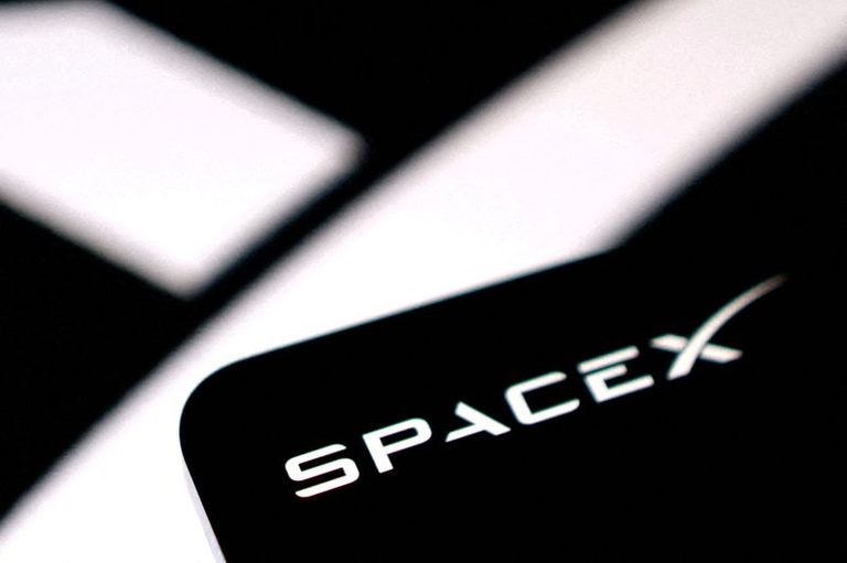 Spacex Buys 8 Billion Of Low Band Spectrum Sending Us And European Telecom Stock