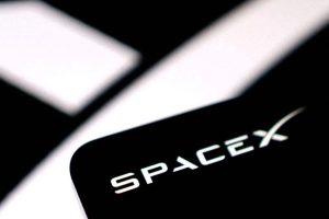 Spacex Spectrum Purchase Pressures Deutsche Telekom Shares Down 7 In Europe