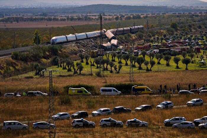 Spanish Soccer Federation Suspends 24 Copa Del Rey Matches After Fatal Train Cra