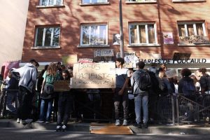Teen Loses Hand After Picking Up Police Stun Grenade During Lens School Protest
