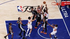 Tenafly Homeowner Turns Knicks Tip In Into Halloween Spectacle