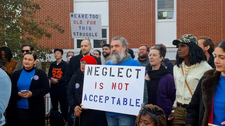 Tenants Union Pushes To Purchase Blake Gardens Apartment Building In New Haven