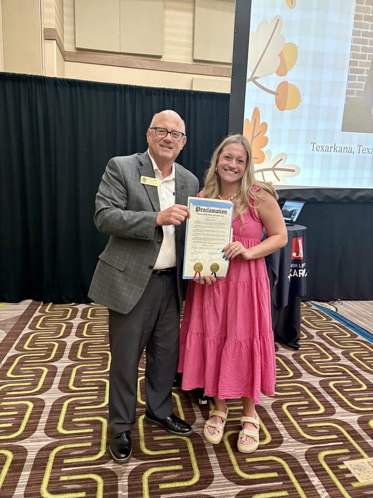 Texarkana Mayor Honors Junior League S Shoes For The Soul Program