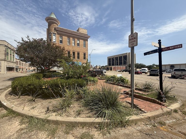 Texarkana Museum Courtyard Gets Beautification Upgrade With New Native Plantings