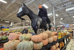 Texas Retailers Stock Record Size Halloween Decorations As Spending Climbs To 13