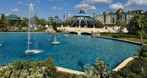 Theme Park Attendance Stagnates Nationwide In 2025 Boosted Only By Universal S N