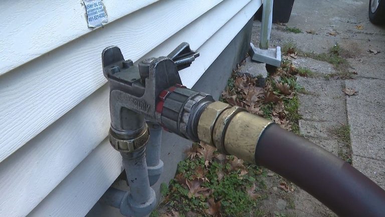 Trump Administration Releases 315 000 Barrels To Ease Northeast Heating Oil Pric