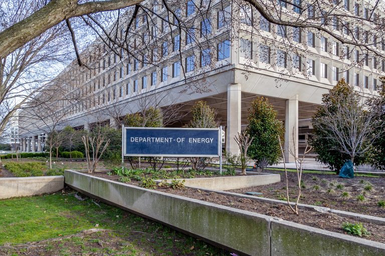 Trump Administration Secures 5 1 Billion Doe Loan To Boost Wisconsin Power Cut R