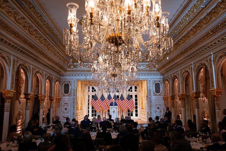 Trump Highlights 5 000 Dividend At Corpus Christi Rally Jokes About Mar A Lago P