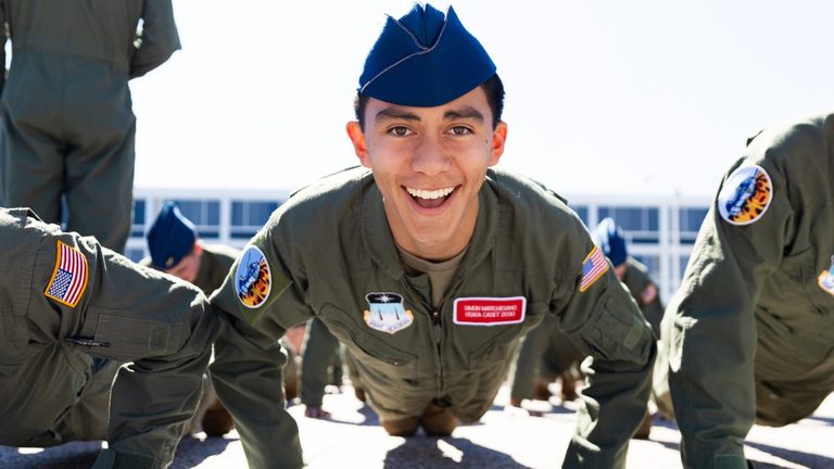 U S Air Force Academy Sets New Guinness World Record For Synchronized Push Ups
