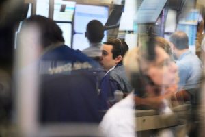 U S Futures Edge Higher As Brent Crude Reclaims 100 Mark And Treasury Yields Ris