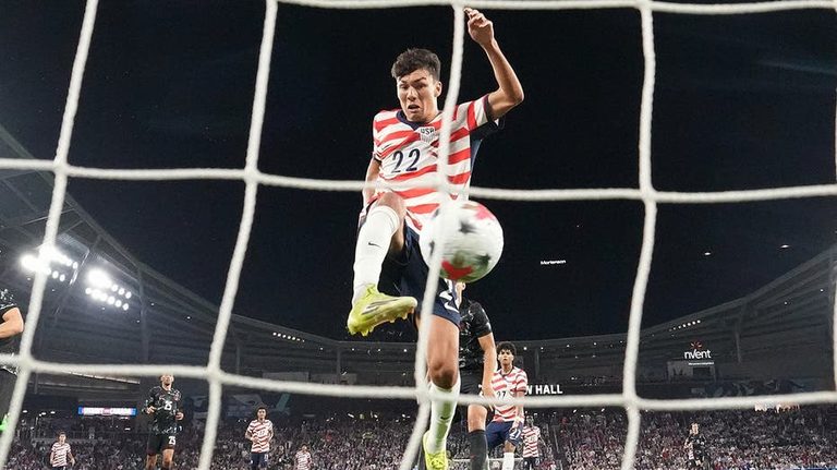 U S Men S Soccer Beats Canada 1 0 In St Paul Friendly