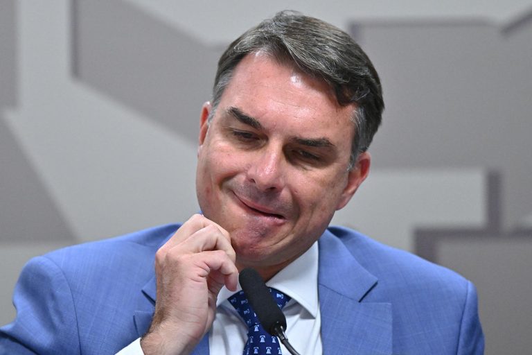 U S State Department To Issue Visas To Fl Vio Bolsonaro And Family After Electio