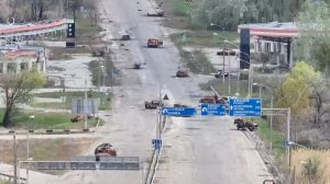 Ukrainian Civilians In Oleshky Risk Deadly Mine Strewn Road For Food