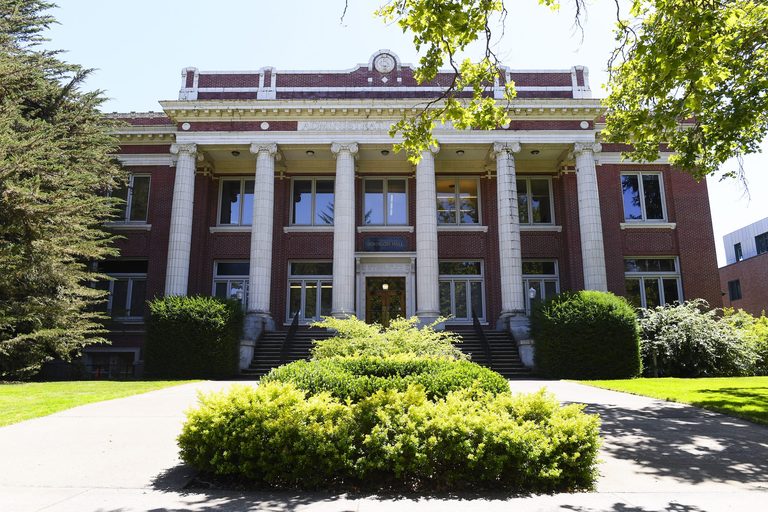 University Of Oregon Proposes Cutting 100 Admin Jobs And Over A Dozen Graduate P