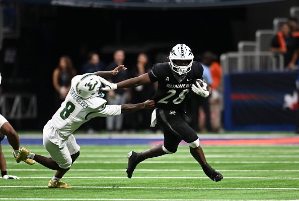 Utsa Roadrunners Rally Late To Defeat South Florida 31 24 At Alamodome