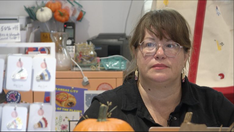 Vendor Scam Targets Kansas City S Strawberry Swing Indie Craft Fair