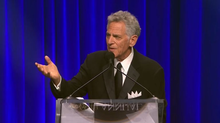 Veteran Ny Anchor Bill Ritter Receives Governors Award Highlights Alzheimer S Fi