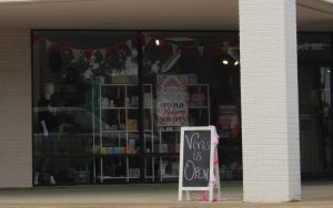 Vivi S Boutique Pink Pagoda Mahjong Room Opens New Store Near Richardson
