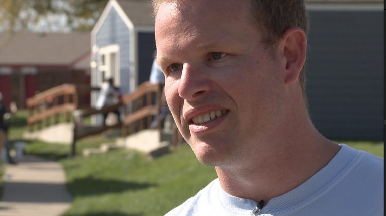 Volunteers Paint 49 Tiny Homes For Kansas City Veterans Giving Hope And Fresh St