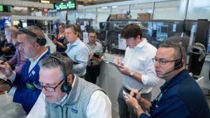 Wall Street Stocks Hover Near Record As Trump Announces Russian Diesel Deal