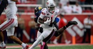 Wayshawn Parker Rushes For 171 Yards 2 Tds As No 12 Utah Defeats Kansas 41 24