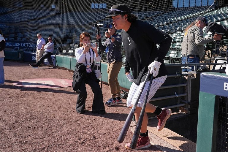 White Sox Aim To Clinch Al Division Series At Home Against Guardians