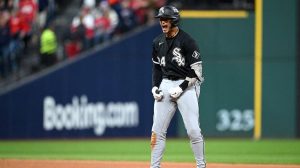 White Sox Rally Past Guardians To Take 2 0 Alds Lead