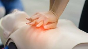 World Restart A Heart Day Highlights Cpr Training And School Emergency Plans