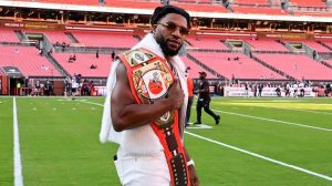 Wwe Superstars Join Whatsapp S The Chat For Live Nfl Sunday Commentary