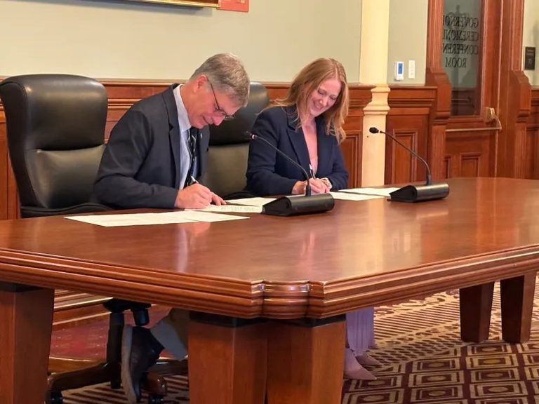 Wyoming Signs Deal With Trump Administration To Speed Energy And Industrial Perm