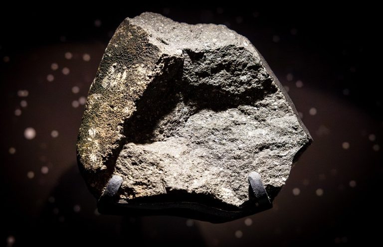Yale Peabody Museum Debuts About Time Exhibit Featuring 4 5 Billion Year Old Met