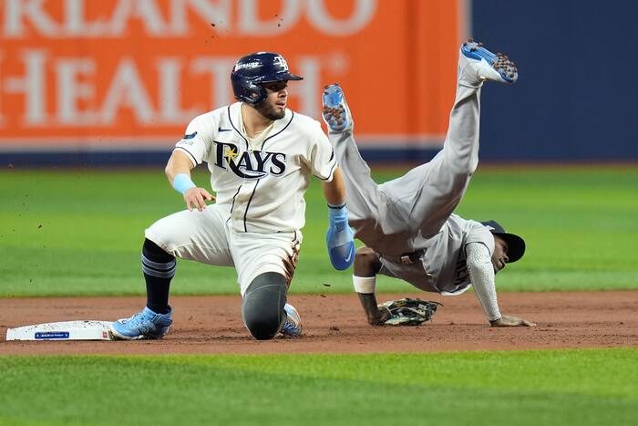 Yankees Commit Three Errors In First Inning Of Alds Game 2 Lose 1 0 Lead
